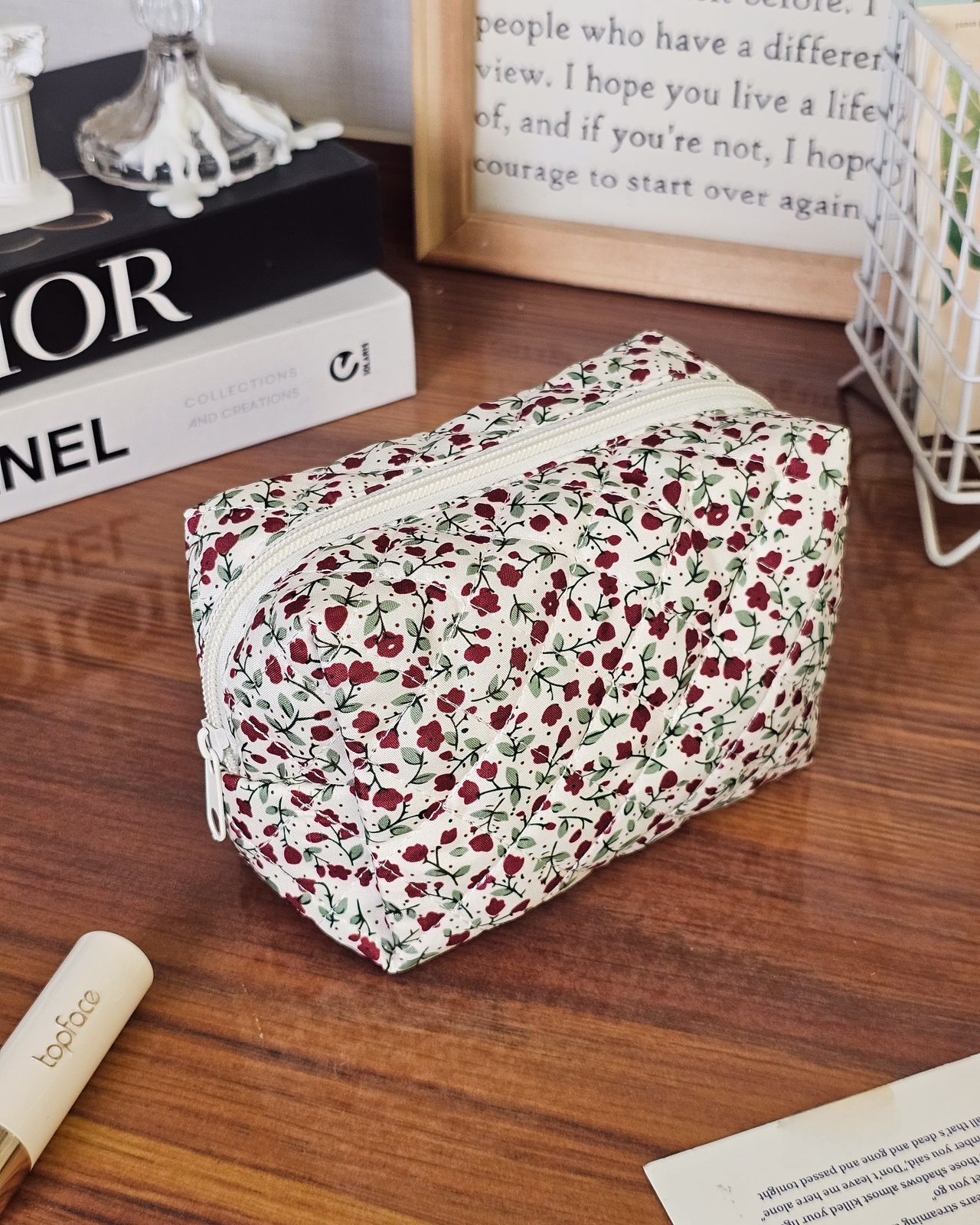 حقيبة مكياج الورود