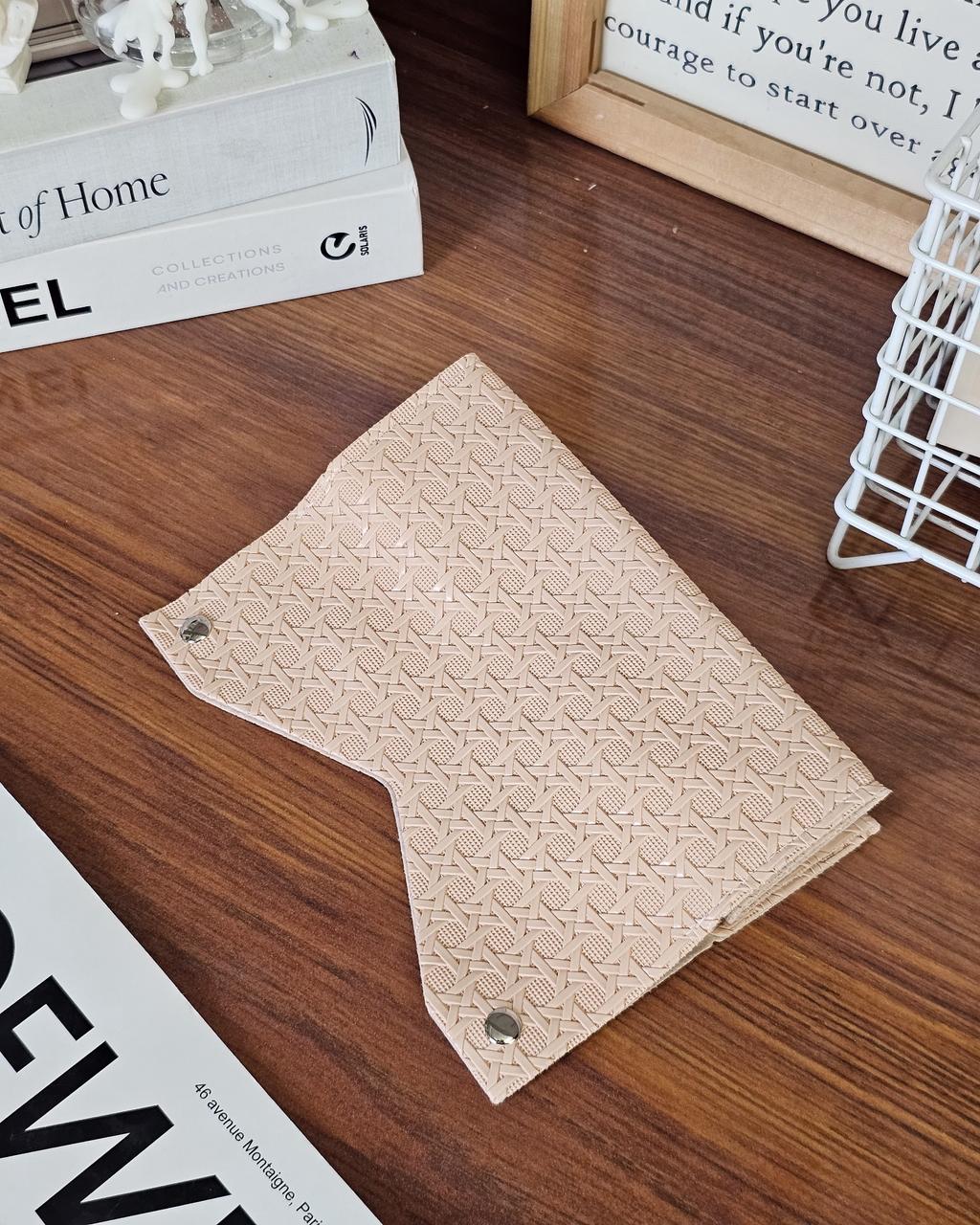 علبة مناديل جلد