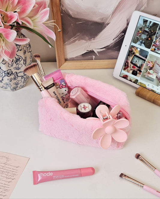 حقيبة مكياج فرو