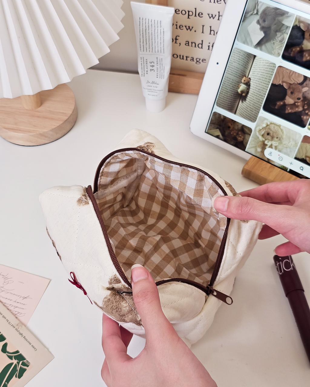 حقيبة مكياج الدبدوب