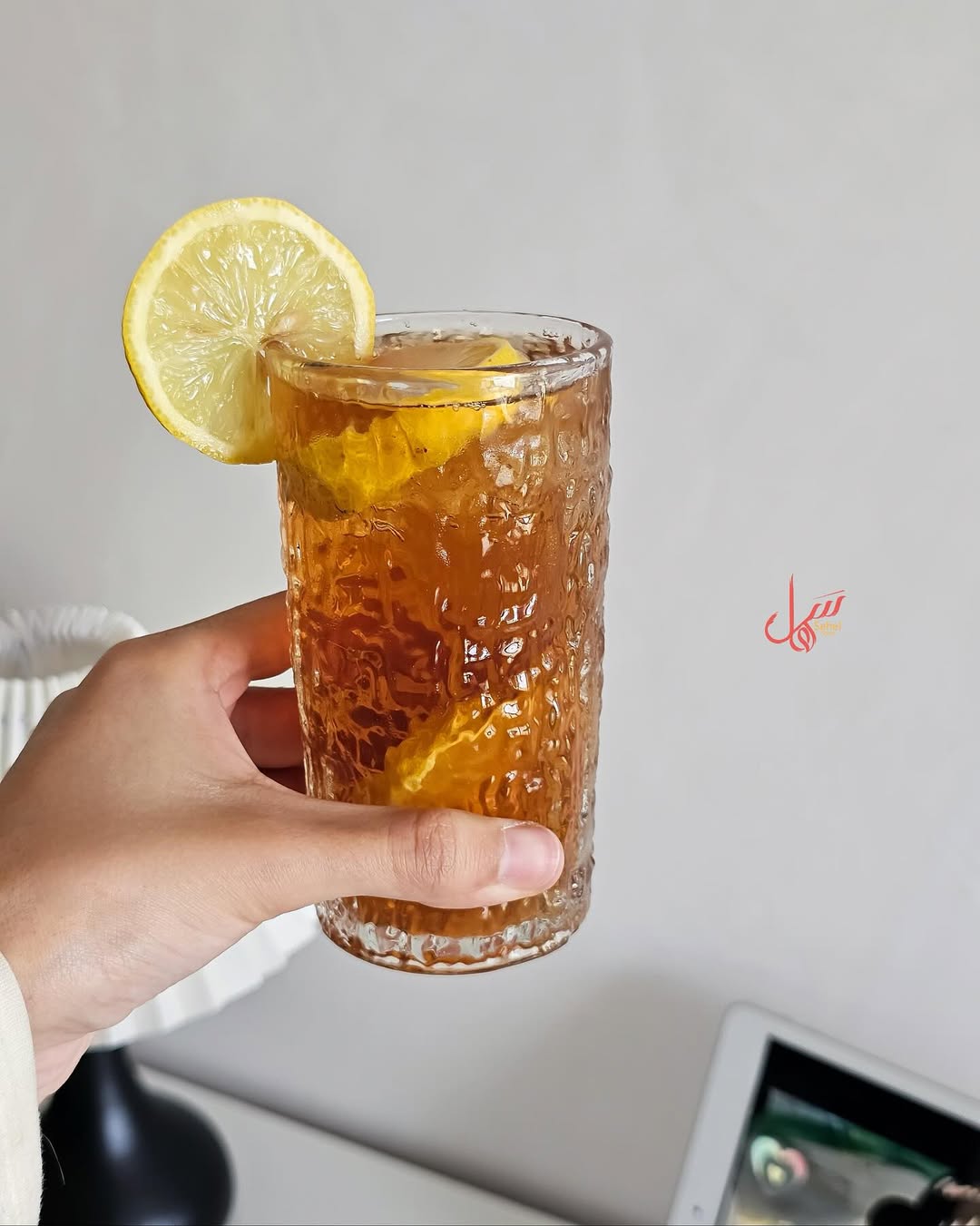 كوب زجاج متموج