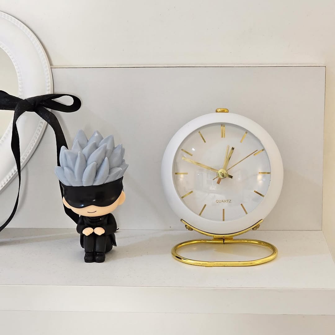 ⁨ ساعة منضدي مودرن